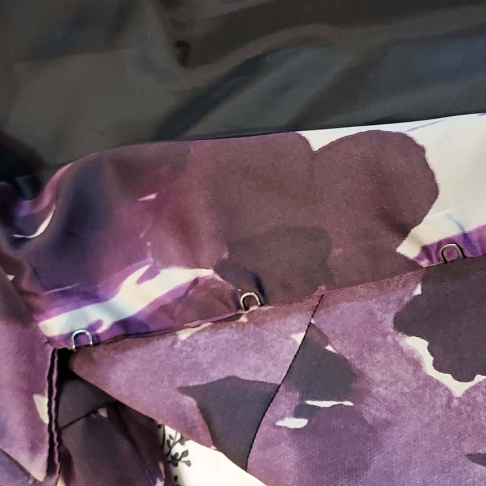 Simply Vera by Vera Wang EUC - Picture 9 of 13